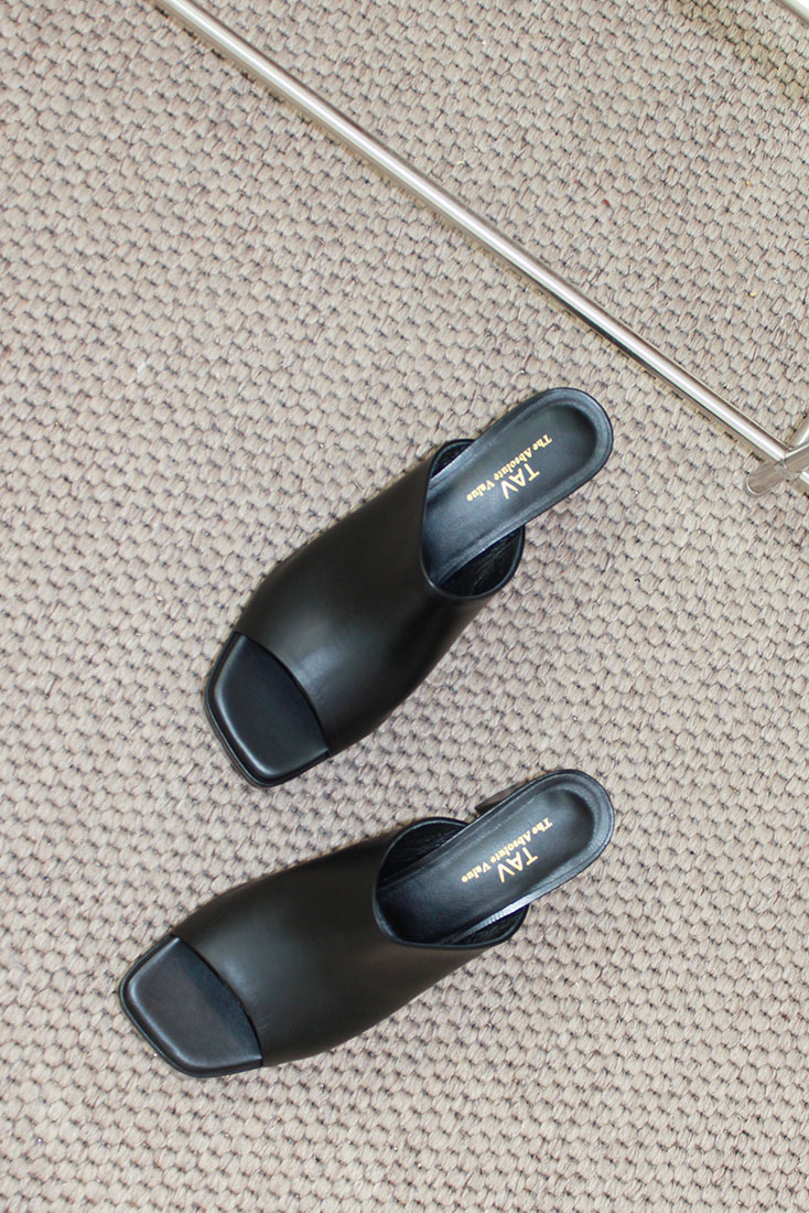 Platform heeled mules with non-slip finish - Black